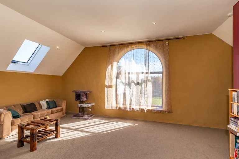 Photo of property in 100 Waihou Road, Levin, 5571