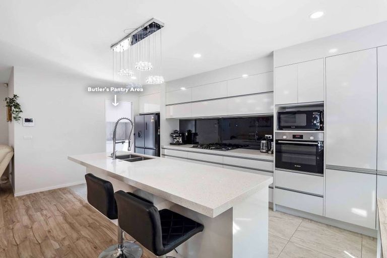 Photo of property in 6 Kahu Close, Orewa, 0931