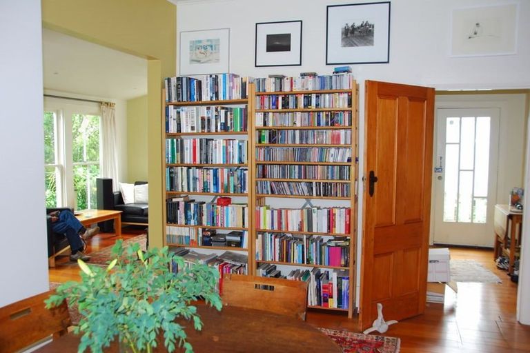 Photo of property in 24 Mckinley Crescent, Brooklyn, Wellington, 6021