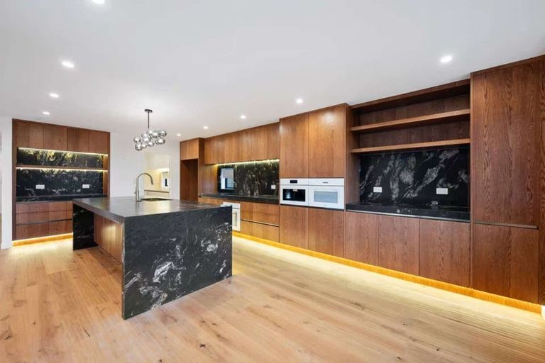 Photo of property in 5f Glendhu Road, Bayview, Auckland, 0629