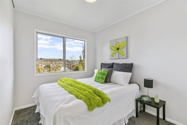 Photo of property in 5 Jarrah Place, Massey, Auckland, 0614