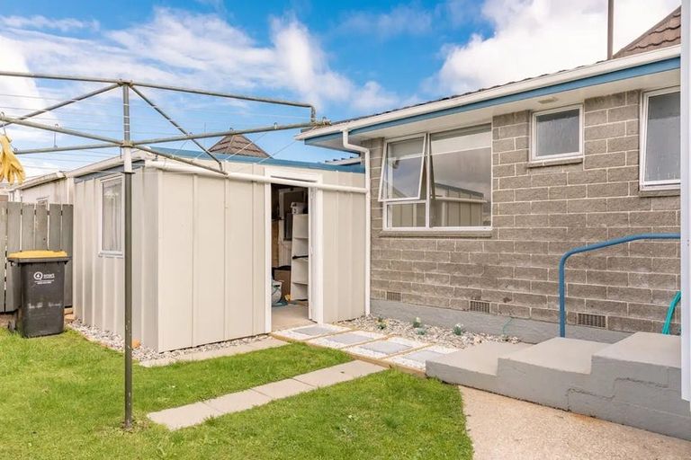 Photo of property in 25-27 Romilly Street, Westport, 7825