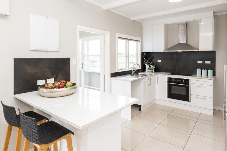 Photo of property in 28 Howe Street, Howick, Auckland, 2014
