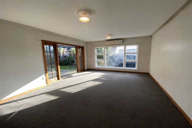 Photo of property in 6 Wyatt Place, Russley, Christchurch, 8042