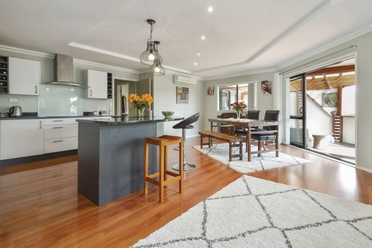 Photo of property in 9 Northvale Place, Pukekohe, 2120