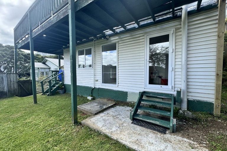 Photo of property in 111 Nevay Road, Miramar, Wellington, 6022