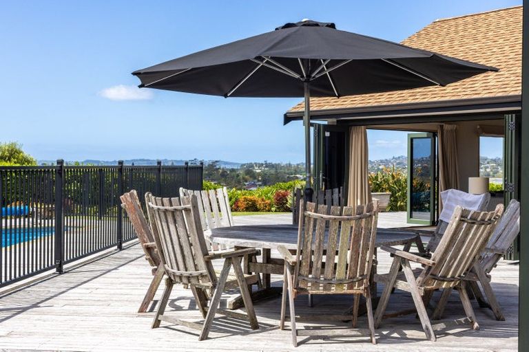 Photo of property in 115 Grand Drive, Orewa, 0931
