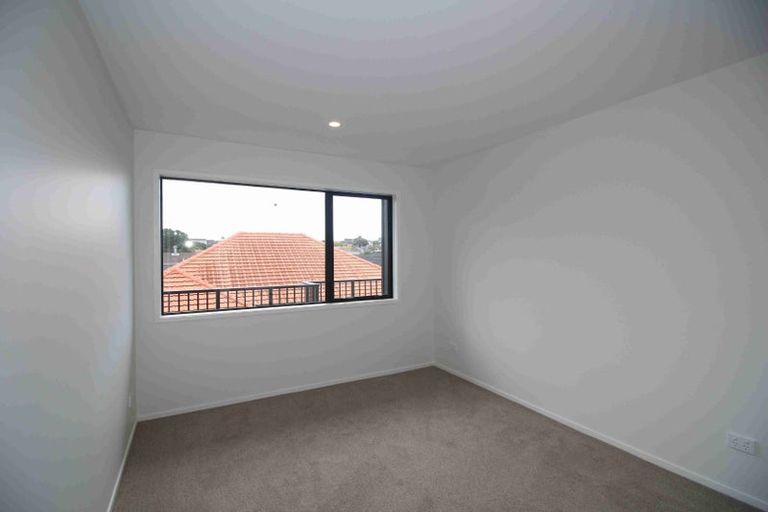 Photo of property in 122a Bucklands Beach Road, Bucklands Beach, Auckland, 2012