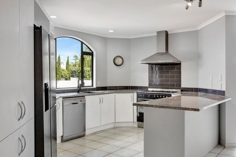 Photo of property in 25 Montrose Crescent, Huntington, Hamilton, 3210