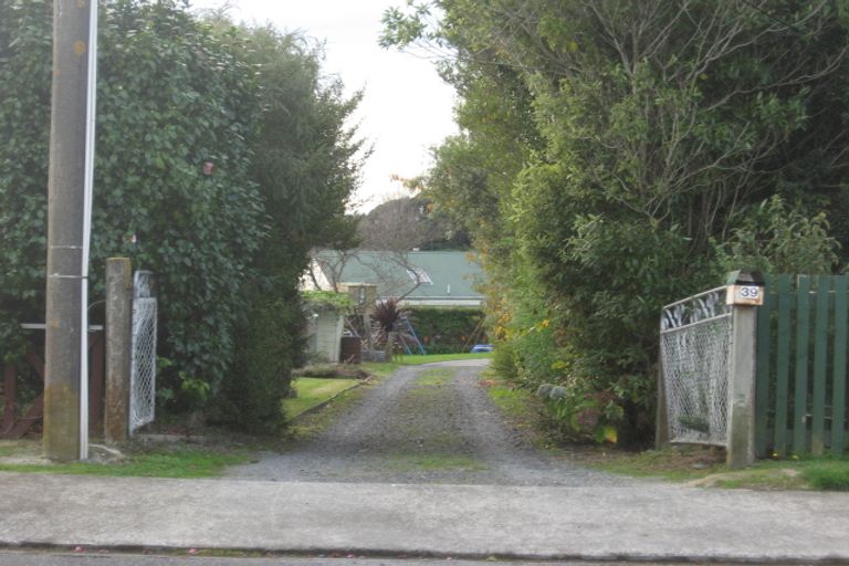 Photo of property in 39 Kaitawa Crescent, Paraparaumu, 5032