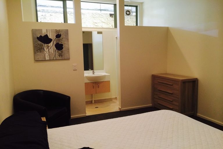 Photo of property in St Helens Apartments, 109 Coromandel Street, Newtown, Wellington, 6021