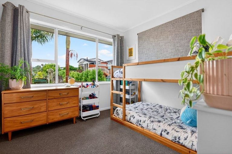 Photo of property in 1/3 Butterworth Drive, Glendene, Auckland, 0602