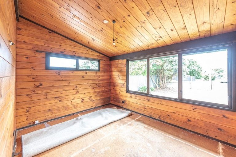Photo of property in 15 Aranui Avenue, Castlecliff, Whanganui, 4501