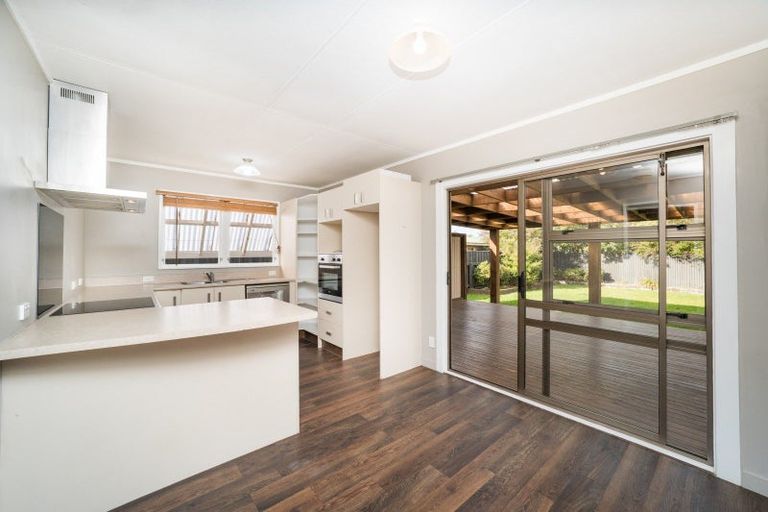 Photo of property in 20 Rhodes Drive, Kelvin Grove, Palmerston North, 4414