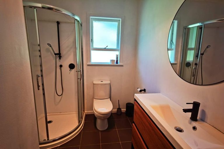 Photo of property in 37 Rosalind Road, Glenfield, Auckland, 0629