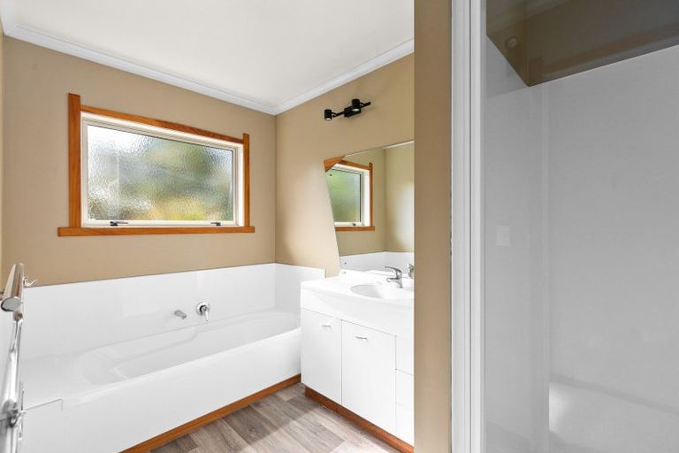 Photo of property in 21 Racecourse Road, Waipawa, 4210