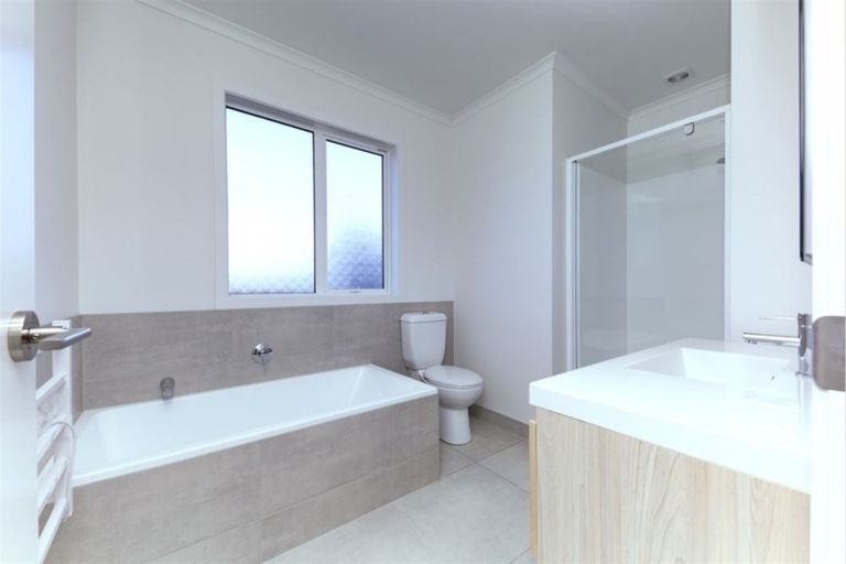 Photo of property in 11 Rauta Way, Helensville, 0800