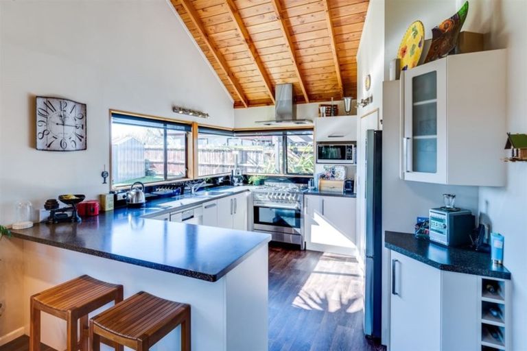 Photo of property in 16 Cormack Place, Greenmeadows, Napier, 4112