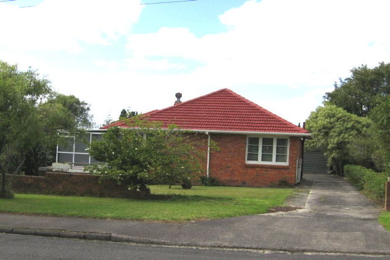Photo of property in 64 Neil Avenue, Te Atatu Peninsula, Auckland, 0610