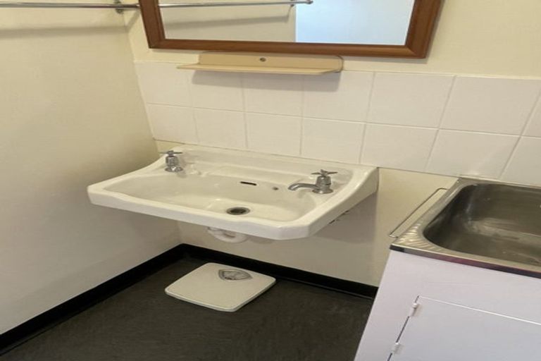 Photo of property in 20 Roxburgh Street, Mount Victoria, Wellington, 6011