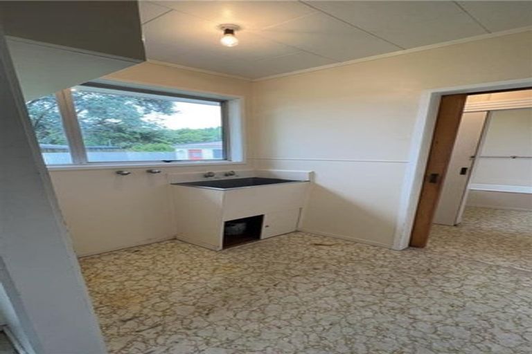 Photo of property in 18 Carbery Place, Manurewa, Auckland, 2102