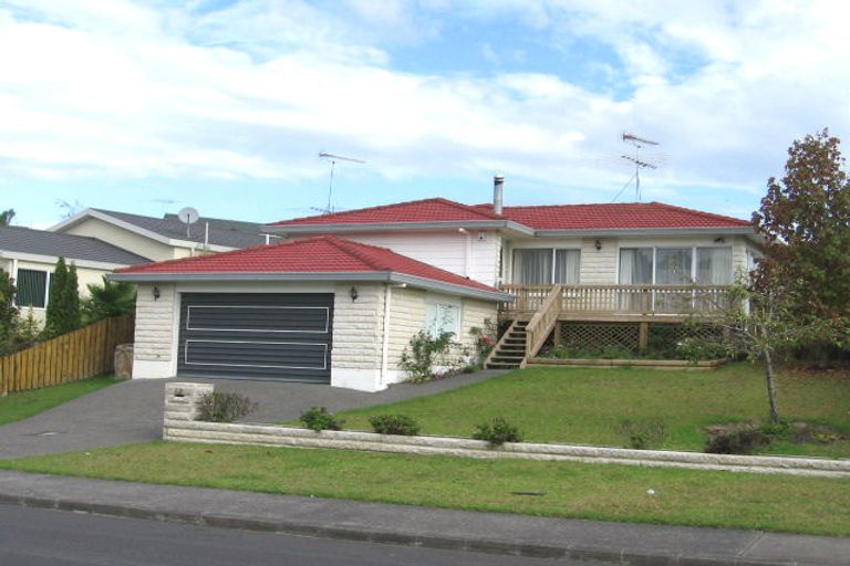 Photo of property in 72 Granville Drive, Massey, Auckland, 0614