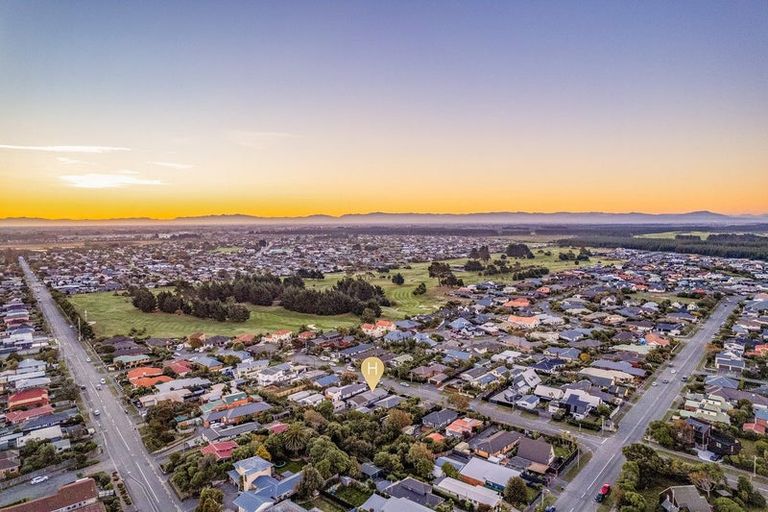 Photo of property in 26 Larnach Street, Waimairi Beach, Christchurch, 8083