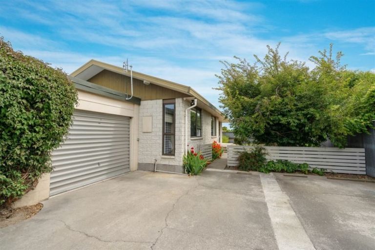 Photo of property in 11 Manor Place, Bryndwr, Christchurch, 8053