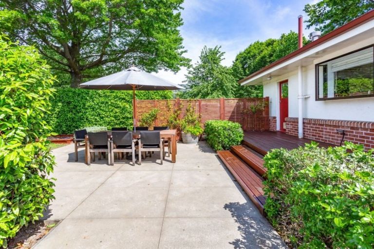 Photo of property in 12 Remuera Avenue, Cashmere, Christchurch, 8022