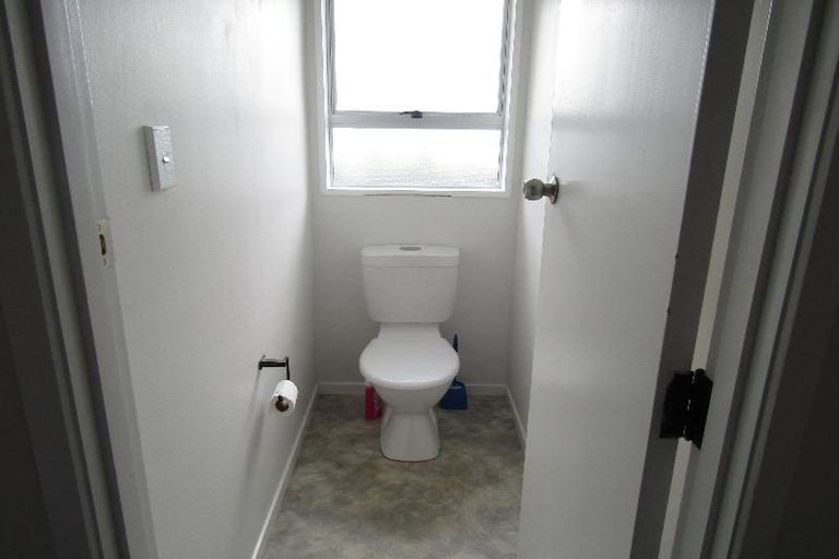 Photo of property in 4 Kereru Street, Two Mile Bay, Taupo, 3330