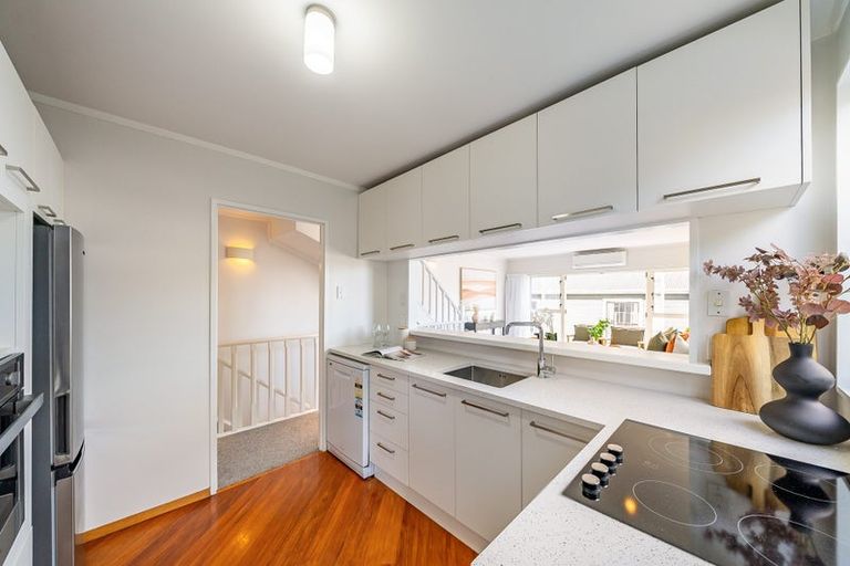 Photo of property in Mcfarlane Mews, 7/2 Mcfarlane Street, Mount Victoria, Wellington, 6011