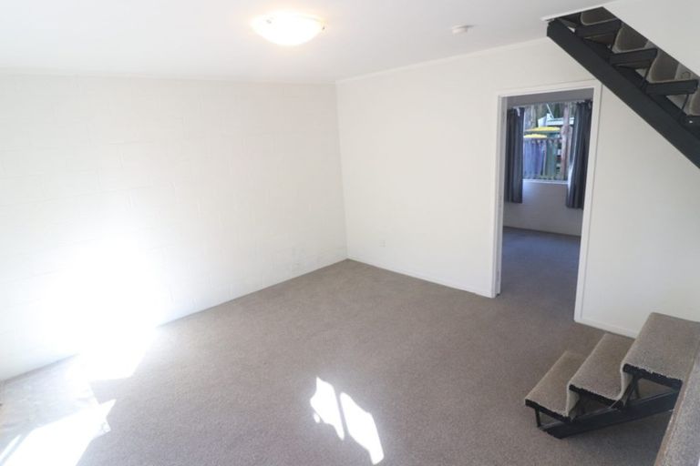 Photo of property in 52 Fruitvale Road, New Lynn, Auckland, 0600