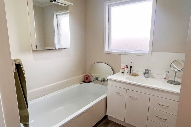 Photo of property in 2/29 Kuaka Crescent, Bromley, Christchurch, 8062