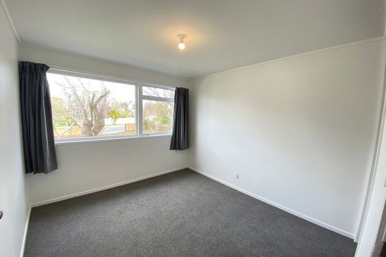 Photo of property in 110 Roberts Road, Te Atatu South, Auckland, 0610