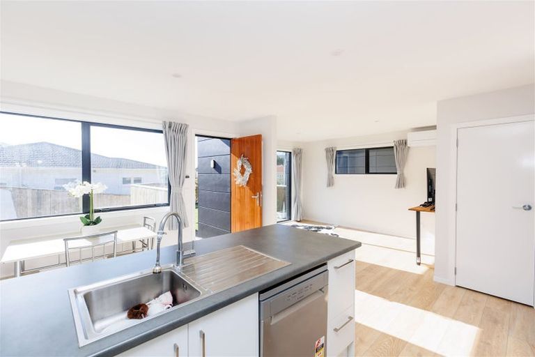 Photo of property in 6b Huia Street, Tawa, Wellington, 5028