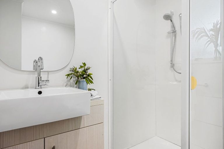 Photo of property in 42 Palatine Terrace, Saint Martins, Christchurch, 8022