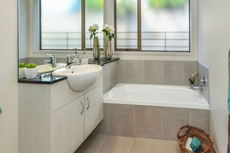 Photo of property in 24 Kauri Road, Pukekohe, 2120