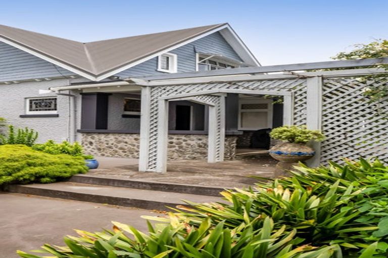 Photo of property in 34 Robe Street, New Plymouth, 4310