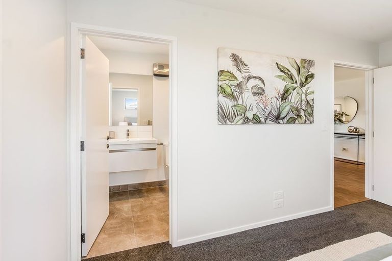 Photo of property in 4 Manaakitia Road, Karaka, 2124