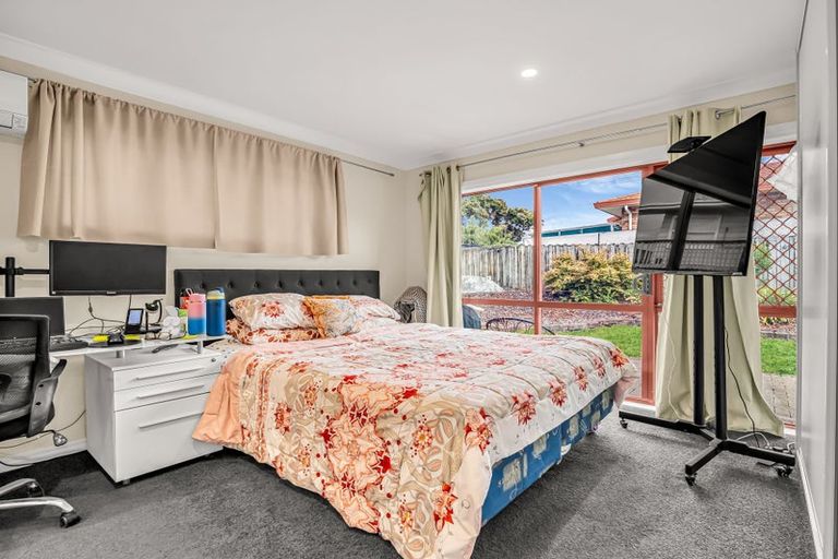 Photo of property in 24 San Domingo Rise, Henderson, Auckland, 0612