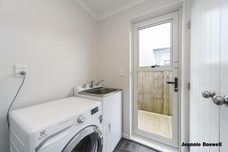 Photo of property in 10 Milton Street, Roslyn, Palmerston North, 4414