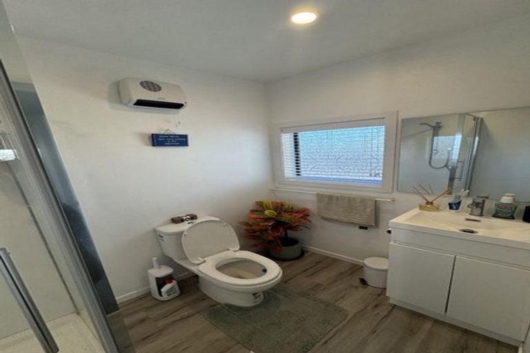 Photo of property in 2a Vivian Street, Burwood, Christchurch, 8083