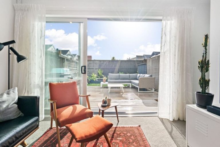 Photo of property in 10 Shelduck Way, Hobsonville, Auckland, 0616