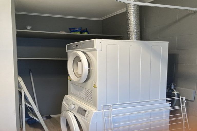 Photo of property in 3 Thurleigh Grove, Karori, Wellington, 6012