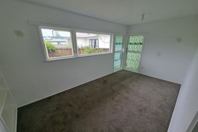 Photo of property in 30 Laureston Avenue, Papatoetoe, Auckland, 2025
