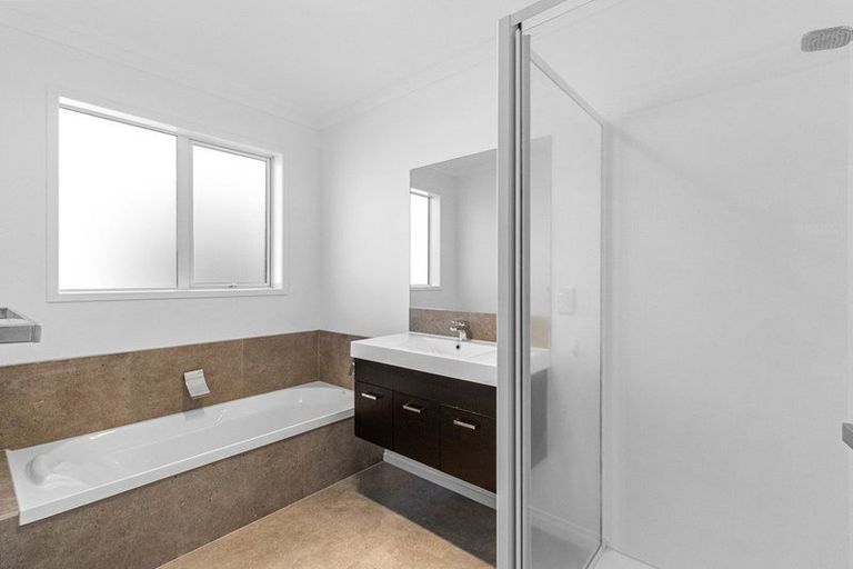 Photo of property in 10 Wentworth Lane, Waiwhakaiho, New Plymouth, 4312