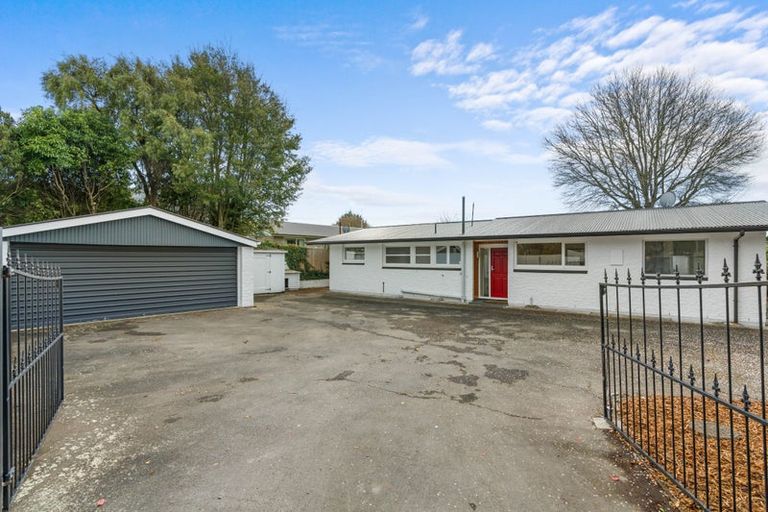 Photo of property in 51b Glenharrow Avenue, Avonhead, Christchurch, 8042