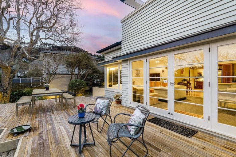 Photo of property in 33 Cheviot Road, Lowry Bay, Lower Hutt, 5013