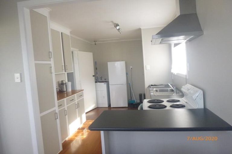 Photo of property in 7 Tatau Way, Te Atatu Peninsula, Auckland, 0610