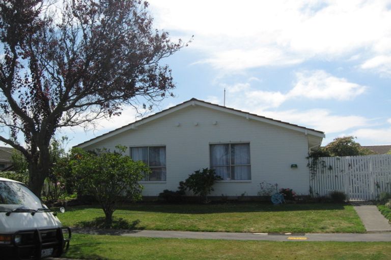 Photo of property in 2/111 Kaiwara Street, Hoon Hay, Christchurch, 8025